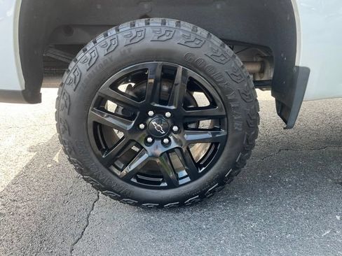 Used 2022 Chevrolet Silverado 1500 LT Trail Boss w/ Bed Protection Package AWD/4WD image 13