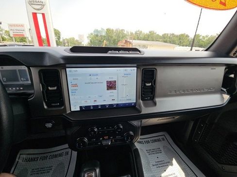 Used 2022 Ford Bronco Outer Banks image 18