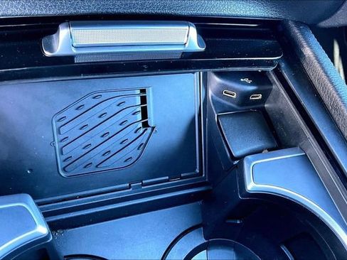 Used 2024 Mercedes-Benz GLE 350 GLE 350 w/ 3rd Row Seat Package image 21