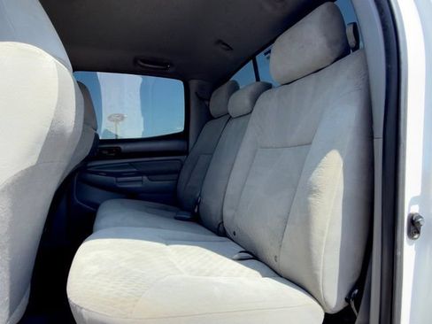 Used 2011 Toyota Tacoma PreRunner w/ SR5 Pkg #2 RWD image 17