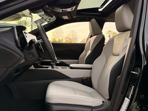 Certified 2025 Lexus RX 350 FWD image 17