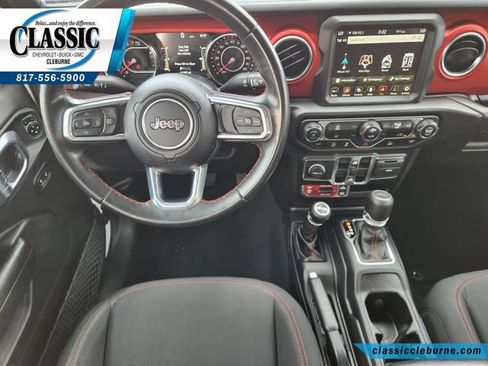 Used 2022 Jeep Gladiator Rubicon w/ Trailer Tow Package AWD/4WD image 3