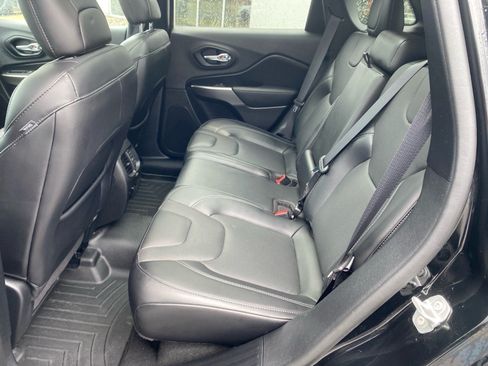 Used 2021 Jeep Cherokee Limited AWD/4WD image 23