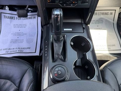 Used 2017 Ford Explorer XLT w/ Equipment Group 202A AWD/4WD image 28