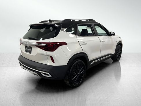 Used 2022 Kia Seltos Nightfall Edition image 7