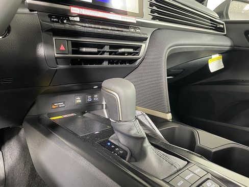 New 2026 Toyota Camry Hybrid AWD/4WD image 20