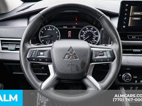 Used 2025 Mitsubishi Outlander SE FWD image 33