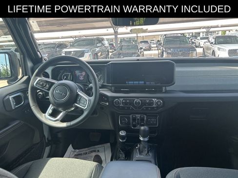 Used 2024 Jeep Wrangler Unlimited Sahara w/ Technology Group AWD/4WD image 22