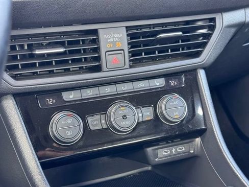 Used 2024 Volkswagen Jetta SE FWD image 15