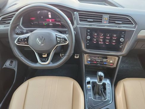 Used 2024 Volkswagen Tiguan SE R-Line FWD image 27