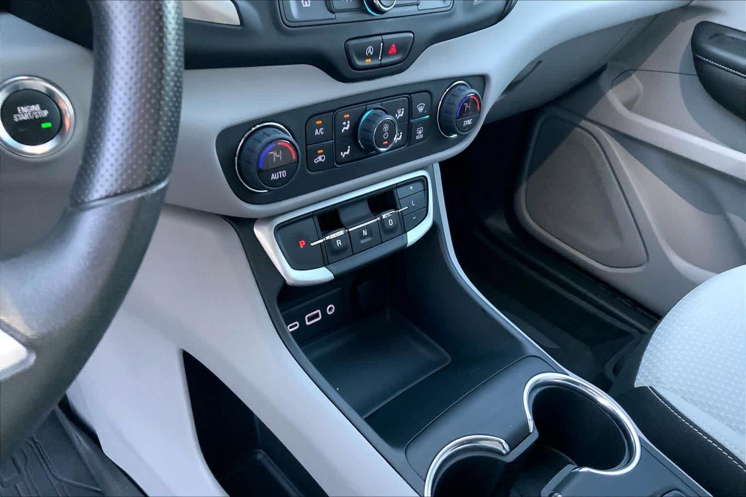 Used 2022 GMC Terrain SLE w/ Driver Convenience Package FWD image 14