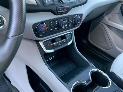 Used 2022 GMC Terrain SLE w/ Driver Convenience Package FWD image 14
