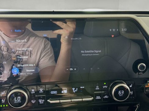 New 2026 Toyota Highlander Platinum image 14