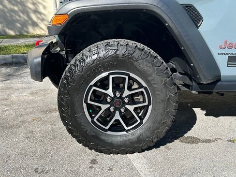 Certified 2024 Jeep Wrangler Unlimited Rubicon AWD/4WD image 29