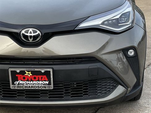 Used 2021 Toyota C-HR Limited image 8