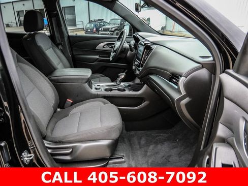 Used 2023 Chevrolet Traverse LT w/ Rear Camera Mirror Package AWD/4WD image 15