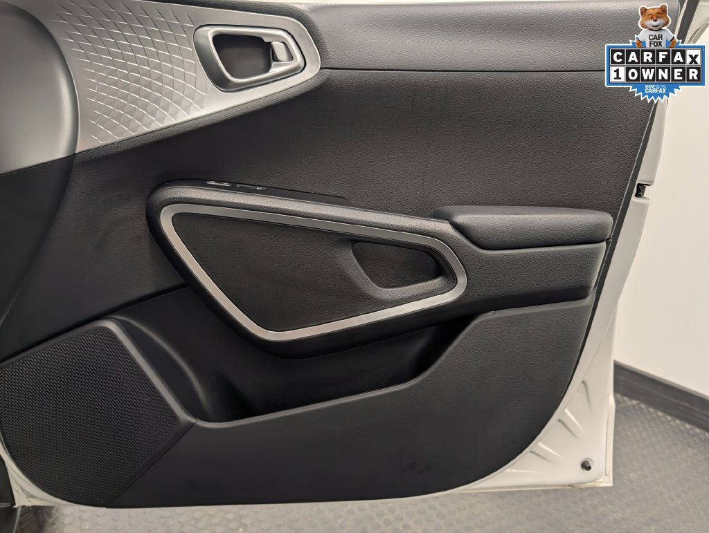 Certified 2025 Kia Soul LX FWD image 28