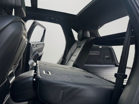 Used 2020 Porsche Cayenne S image 28