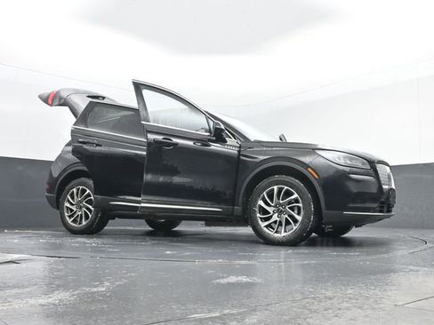 Used 2022 Lincoln Corsair AWD w/ Equipment Group 101A image 35