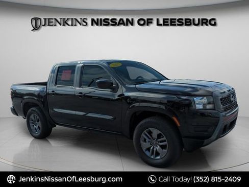 Certified 2025 Nissan Frontier SV RWD image 1