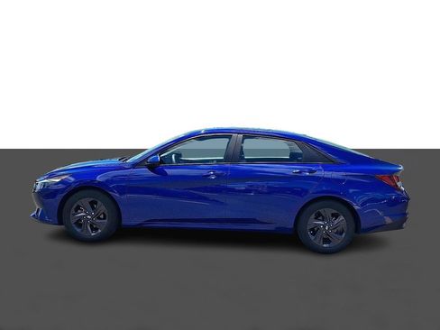 Used 2023 Hyundai Elantra SEL FWD image 4