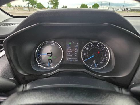 Used 2019 Toyota RAV4 LE w/ Carpet Mat Package AWD/4WD image 24