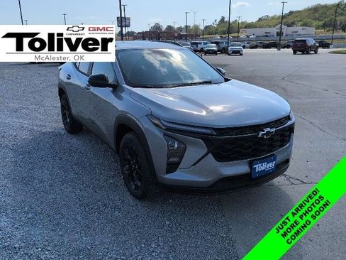 New 2026 Chevrolet Trax LT image 1