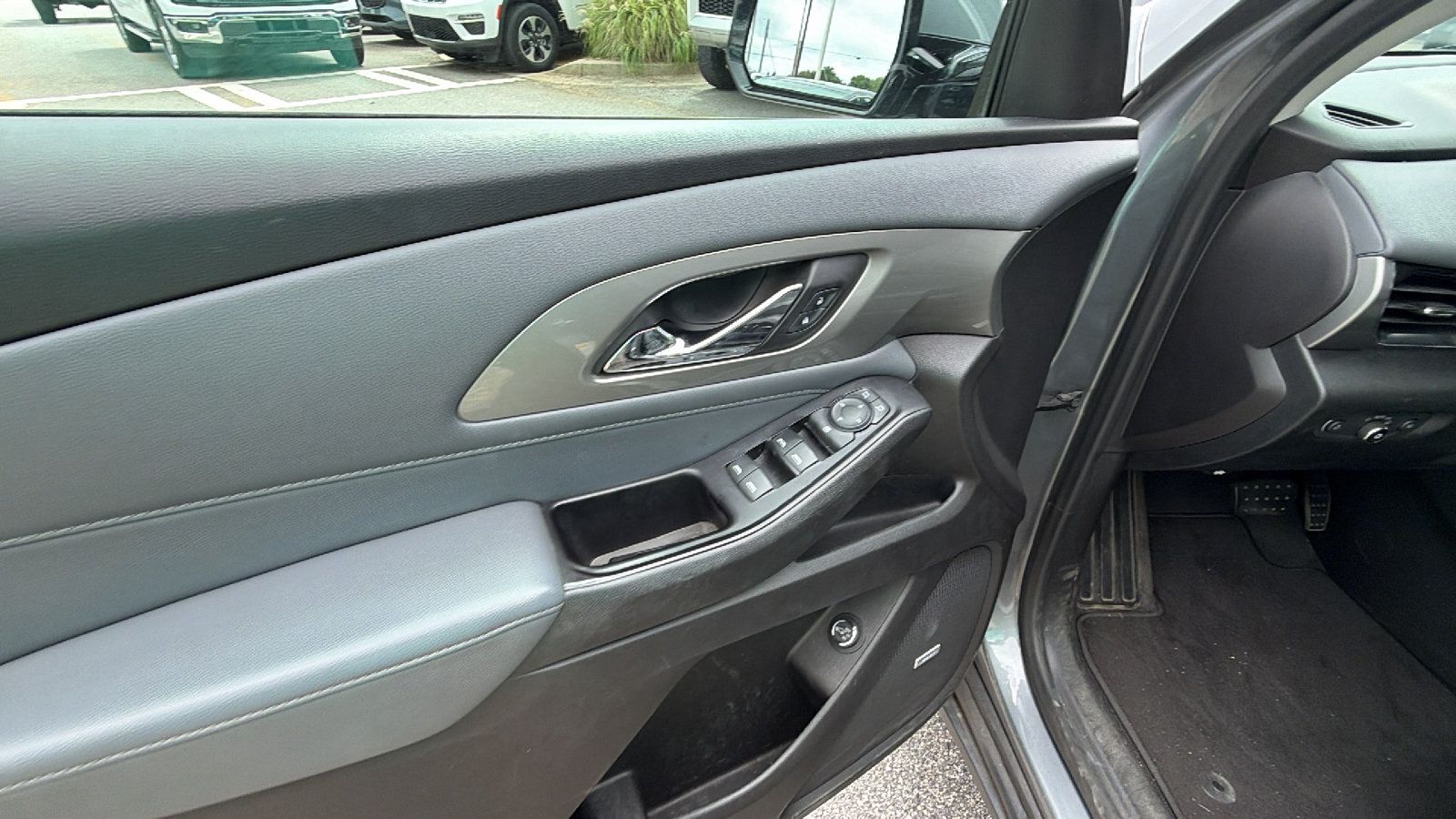 Used 2019 Chevrolet Traverse LT w/ LT Premium Package FWD image 16