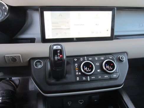 Used 2022 Land Rover Defender 110 SE image 24
