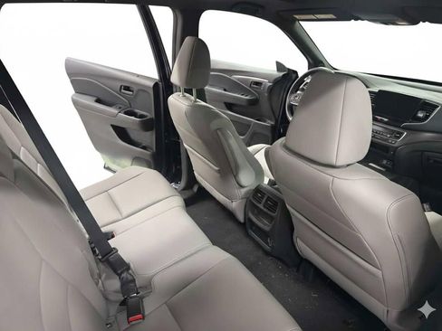 Used 2023 Honda Passport EX-L image 10