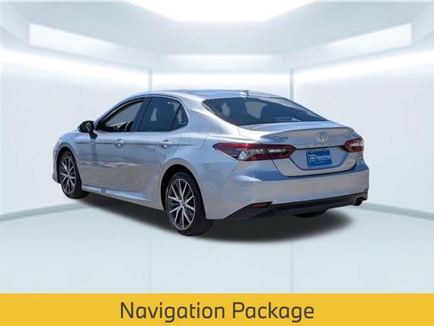 Used 2024 Toyota Camry XLE w/ Navigation Package image 4