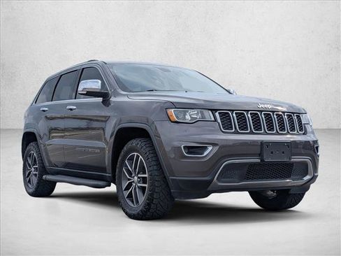Used 2018 Jeep Grand Cherokee Limited image 3