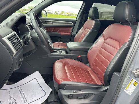 Used 2023 Volkswagen Atlas Cross Sport SEL Premium R-Line AWD/4WD image 17