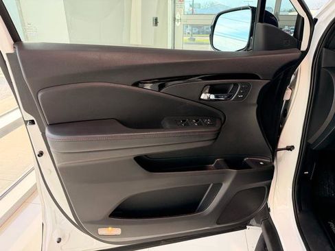 Used 2023 Honda Ridgeline Black Edition image 11