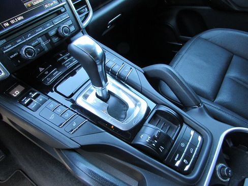 Used 2012 Porsche Cayenne AWD/4WD image 16