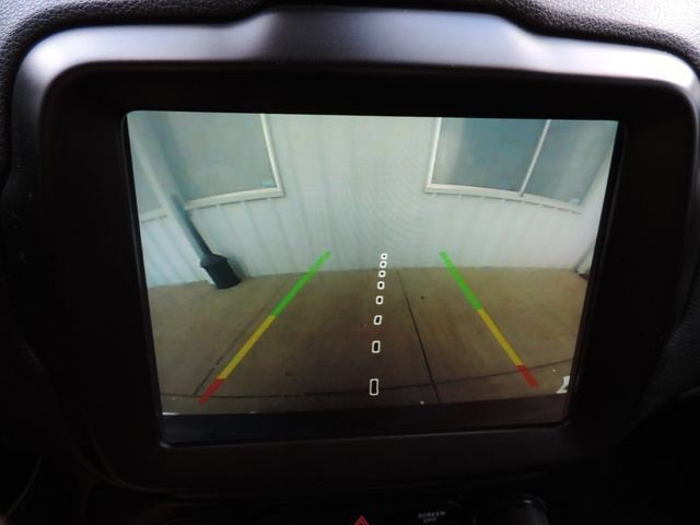 Used 2023 Jeep Renegade Latitude AWD/4WD image 31
