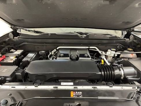 Certified 2024 Chevrolet Colorado Z71 w/ LPO, Dark Essentials Package AWD/4WD image 11