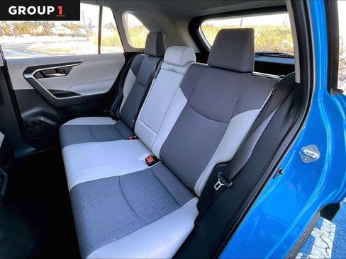 Used 2021 Toyota RAV4 XLE image 20