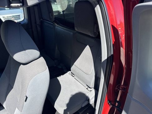 Used 2015 Toyota Tacoma 2WD Access Cab image 11