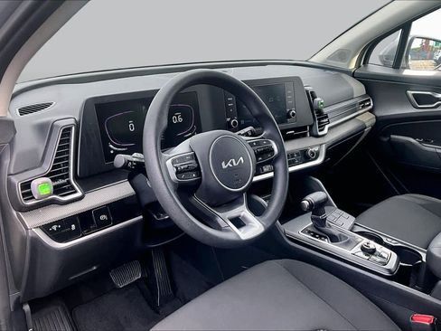 Used 2025 Kia Sportage LX FWD image 18