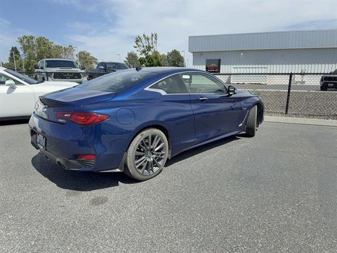 Used 2017 INFINITI Q60 Red Sport 400 AWD/4WD image 2