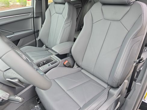 New 2025 Audi Q3 2.0T Premium image 15