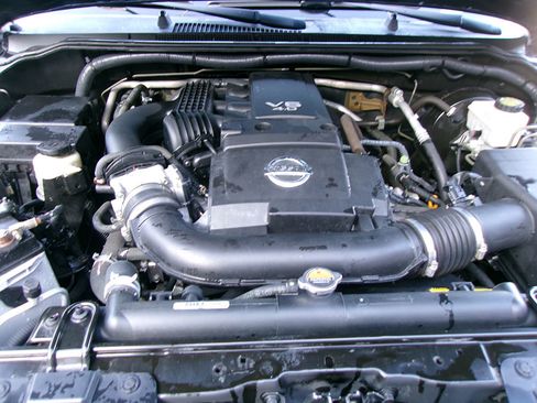 Used 2018 Nissan Frontier PRO-4X image 8