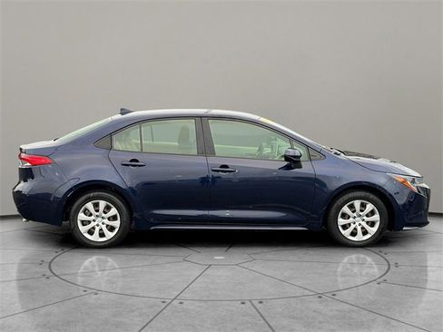 Used 2021 Toyota Corolla LE image 7