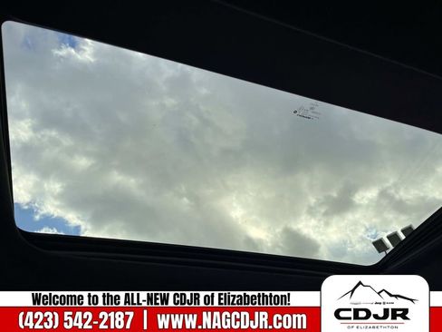 New 2026 Chrysler Pacifica Pinnacle image 16