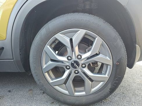 Used 2024 Kia Seltos S AWD/4WD image 8