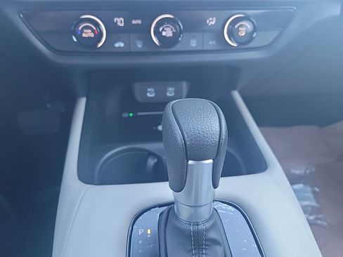 New 2026 Honda HR-V LX image 18