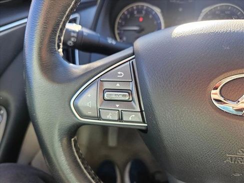 Used 2017 INFINITI Q50 Signature Edition w/ Cargo Package (L95) image 23