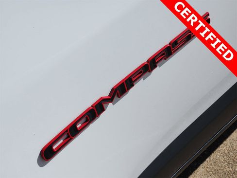 Used 2023 Jeep Compass Trailhawk image 12