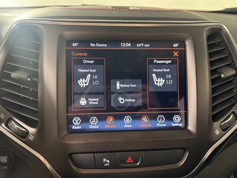 Used 2020 Jeep Cherokee Trailhawk w/ Comfort/Convenience Group image 29